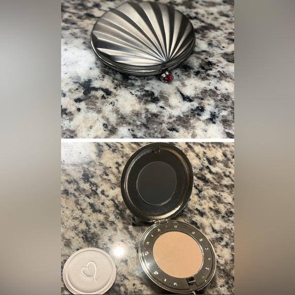 Victoria Secret Seashell Compact With Powder - Picture 1 of 6